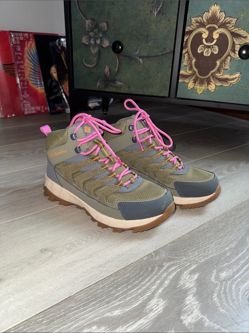 Women's hiking-style lace-up boots